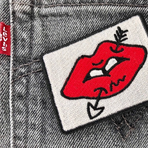 Levi’s Patches - Picture 2 of 3
